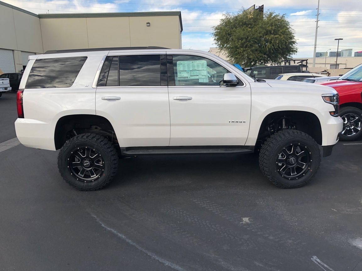 Toyota 4Runner lifted by DSI